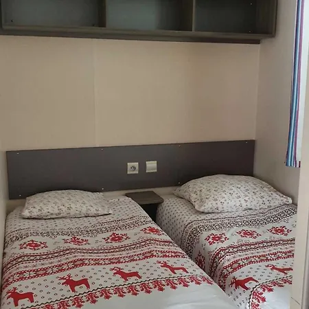 Camping L'Enclave Mobil-Home Estavar Esterno foto